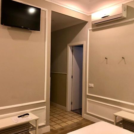 Hostal Medea Barcelona Luaran gambar