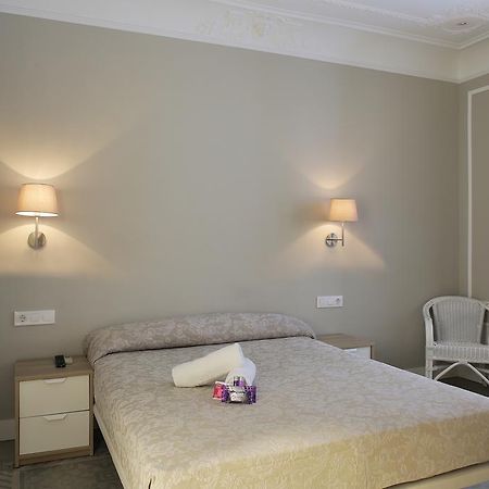 Hostal Medea Barcelona Bilik gambar