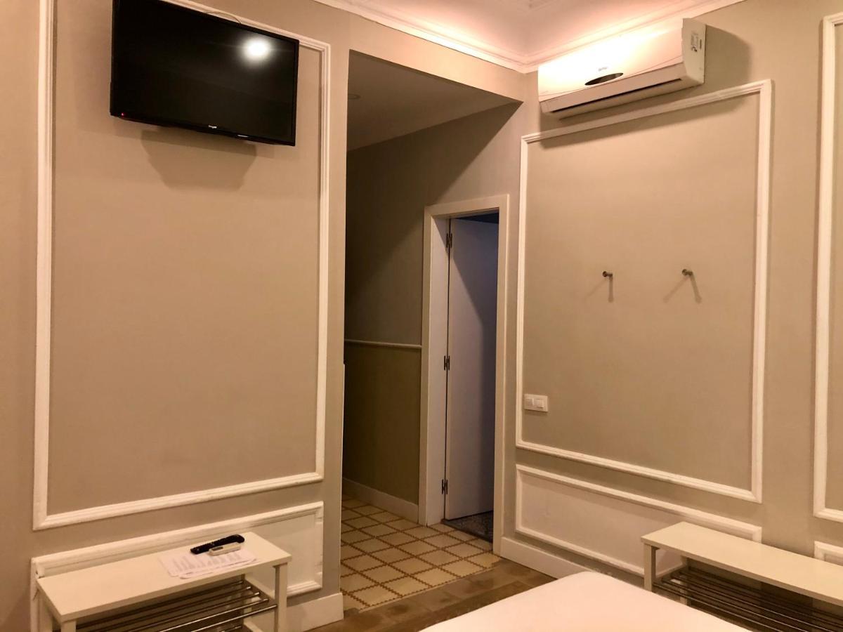 Hostal Medea Barcelona Luaran gambar