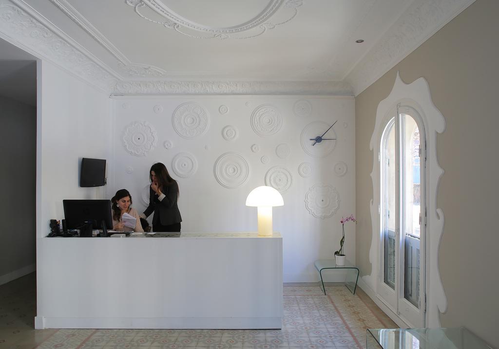 Hostal Medea Barcelona Luaran gambar