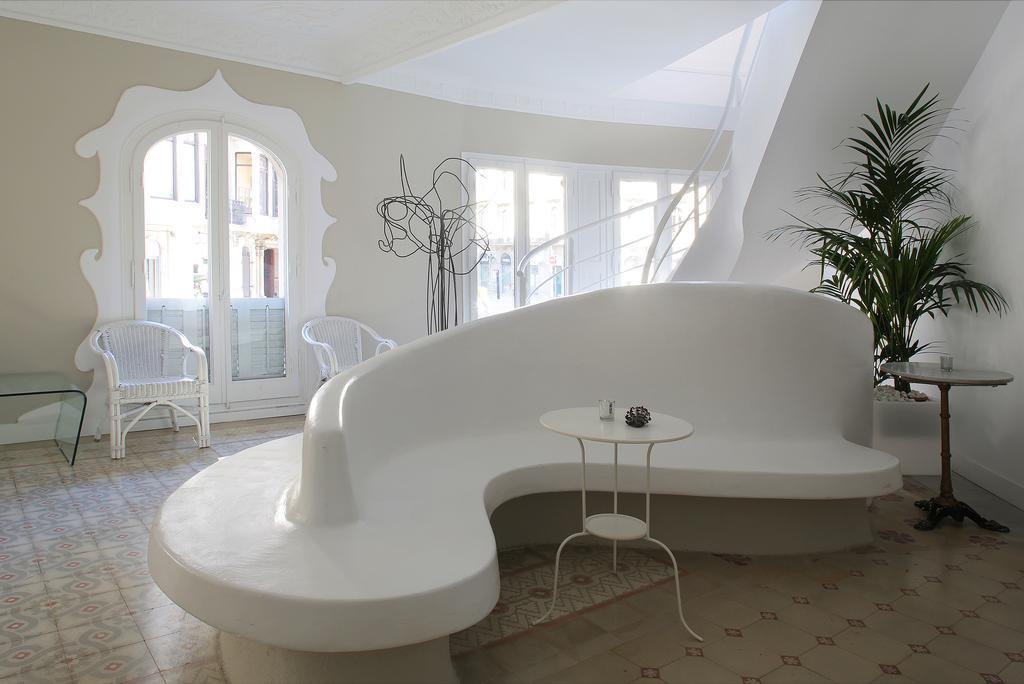 Hostal Medea Barcelona Luaran gambar